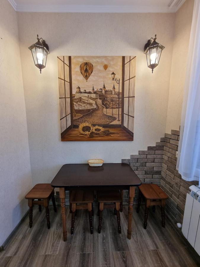 Petropavlivska Apartment Тиха Вуличка В Центрі Старого Міста Kamjanets-Podilsky Buitenkant foto